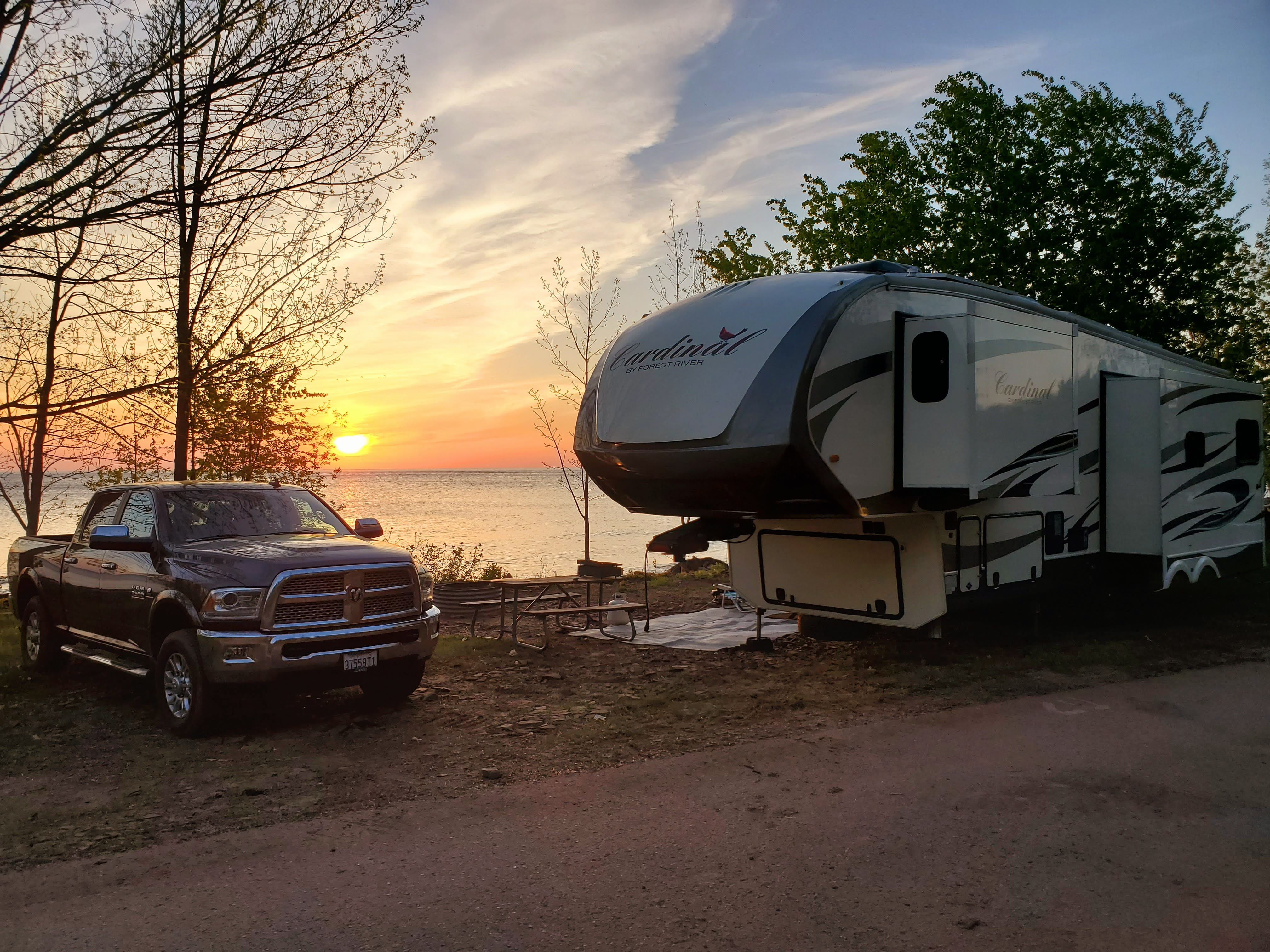 5th Wheel RV in Campsite at Union Bay Campground, Porcupine State Park